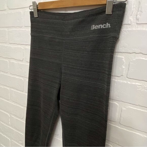 2/40$ BENCH legging charcoal small lightweight athletics sports yoga small - Picture 5 of 15